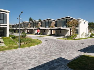 Venta - Casa - Cumbayá - Lujo - Norte - Quito