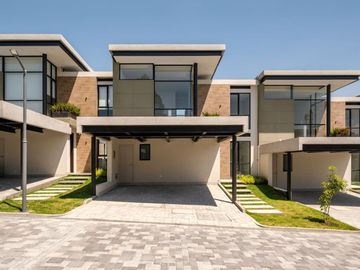 Venta - Casa - Cumbayá - Lujo - Norte - Quito