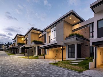 Venta - Casa - Cumbayá - Lujo - Norte - Quito