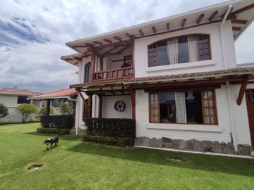 VENTA HERMOSA CASA EN URBANIZACIÓN SAN GERMÁN