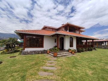 VENTA HERMOSA CASA EN URBANIZACIÓN SAN GERMÁN