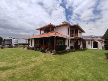 VENTA HERMOSA CASA EN URBANIZACIÓN SAN GERMÁN
