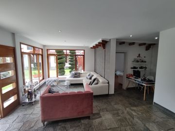 VENTA HERMOSA CASA EN URBANIZACIÓN SAN GERMÁN