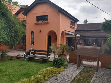 Venta: Casa en Parque Leloir. Villa Udaondo. LA QUERENCIA AL 4600 esquina Del Pretal- Parque Leloir- Villa Udaondo-