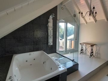 Venta: Casa en Parque Leloir. Villa Udaondo. LA QUERENCIA AL 4600 esquina Del Pretal- Parque Leloir- Villa Udaondo-