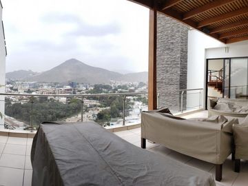 ALQUILO EXCELENTE CASA EN URBANIZACIÓN CASUARINAS, CALLE LOS CENTINELAS