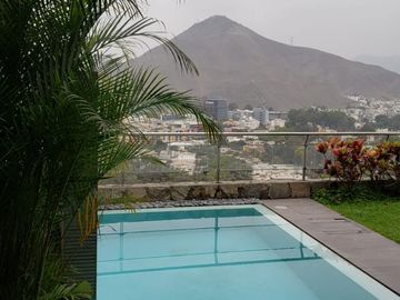 ALQUILO EXCELENTE CASA EN URBANIZACIÓN CASUARINAS, CALLE LOS CENTINELAS
