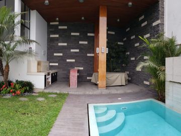 ALQUILO EXCELENTE CASA EN URBANIZACIÓN CASUARINAS, CALLE LOS CENTINELAS