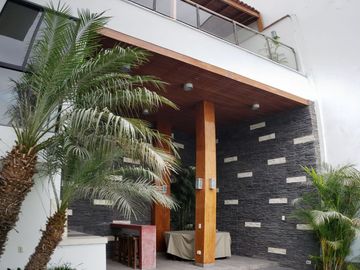 ALQUILO EXCELENTE CASA EN URBANIZACIÓN CASUARINAS, CALLE LOS CENTINELAS