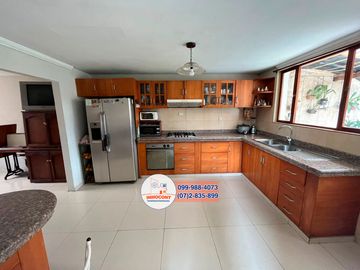 Oportunidad de inversión en casa Rentera, Sector Ricaurte C997