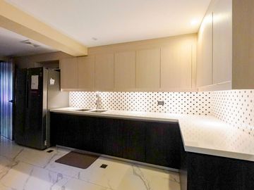 Brand New 6BR House & Lot with Swimming Pool in Multinational Village For Sale
