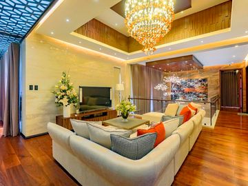 Brand New 6BR House & Lot with Swimming Pool in Multinational Village For Sale
