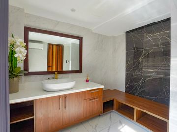 Brand New 6BR House & Lot with Swimming Pool in Multinational Village For Sale