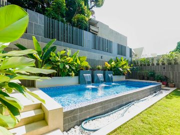 Brand New 6BR House & Lot with Swimming Pool in Multinational Village For Sale