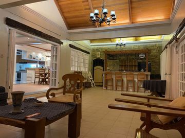 4 Bedroom House for sale at Tagaytay