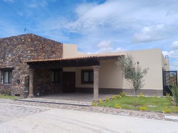 Casa de 1 piso, 4 rec, 225 m2 constr en Magnolia Residencial , Sn Miguel d Allende
