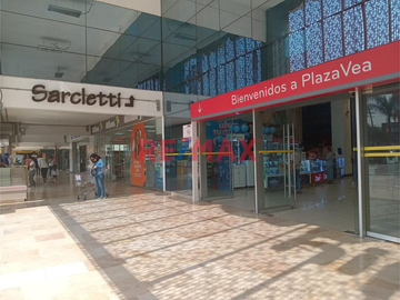 Venta De Lindo Flat En Tercer Piso En La Molina