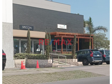 Venta De Lindo Flat En Tercer Piso En La Molina