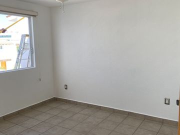 Casa en Renta Centro Sur 4 Recamaras más Estudio