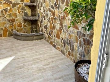 Casa en Renta Centro Sur 4 Recamaras más Estudio