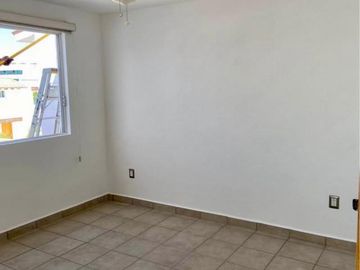 Casa en Renta Centro Sur 4 Recamaras más Estudio