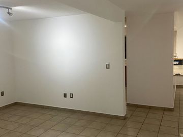 Casa en Renta Centro Sur 4 Recamaras más Estudio