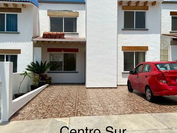 Casa en Renta Centro Sur 4 Recamaras más Estudio