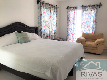 VENTA DEPARTAMENTO AMUEBLADO BAHIA AZUL CANCUN 3 NIVELES 3 HAB JACUZZI SEGURIDAD