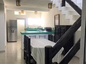 VENTA DEPARTAMENTO AMUEBLADO BAHIA AZUL CANCUN 3 NIVELES 3 HAB JACUZZI SEGURIDAD