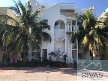 VENTA DEPARTAMENTO AMUEBLADO BAHIA AZUL CANCUN 3 NIVELES 3 HAB JACUZZI SEGURIDAD