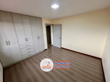 Amplia casa de 4 habitaciones en venta, Sector Santa Marianita Arenal C1280