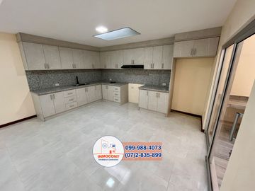 Amplia casa de 4 habitaciones en venta, Sector Santa Marianita Arenal C1280