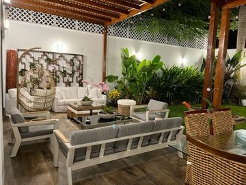 VENDO HERMOSA RESIDENCIA POR EL GOLF DE SAN ISIDRO