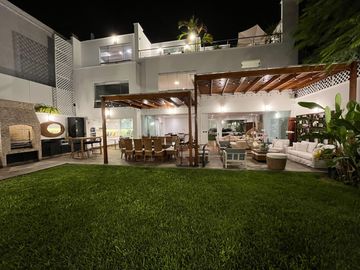 VENDO HERMOSA RESIDENCIA POR EL GOLF DE SAN ISIDRO