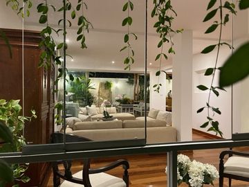 VENDO HERMOSA RESIDENCIA POR EL GOLF DE SAN ISIDRO