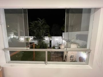 VENDO HERMOSA RESIDENCIA POR EL GOLF DE SAN ISIDRO