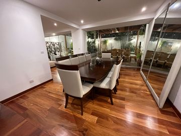 VENDO HERMOSA RESIDENCIA POR EL GOLF DE SAN ISIDRO