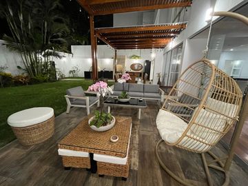 VENDO HERMOSA RESIDENCIA POR EL GOLF DE SAN ISIDRO