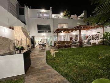 VENDO HERMOSA RESIDENCIA POR EL GOLF DE SAN ISIDRO