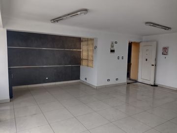 OFICINA EN ALQUILER 48m2 EN SURCO POR AV. LA ENCALADA