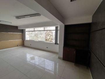 OFICINA EN ALQUILER 48m2 EN SURCO POR AV. LA ENCALADA