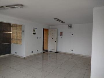OFICINA EN ALQUILER 48m2 EN SURCO POR AV. LA ENCALADA