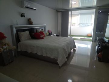 ¡Hermosa casa en venta en el Barrio Colseguros! ¡No te la puedes perder!