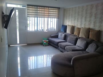 ¡Hermosa casa en venta en el Barrio Colseguros! ¡No te la puedes perder!