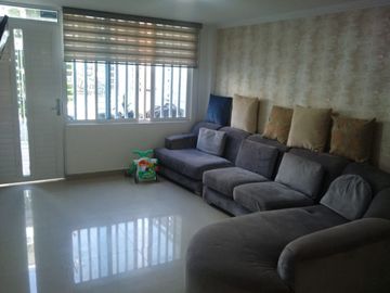 ¡Hermosa casa en venta en el Barrio Colseguros! ¡No te la puedes perder!