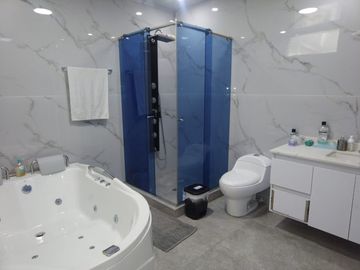 ¡Hermosa casa en venta en el Barrio Colseguros! ¡No te la puedes perder!