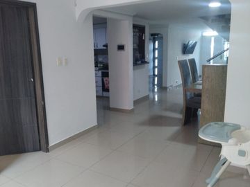 ¡Hermosa casa en venta en el Barrio Colseguros! ¡No te la puedes perder!