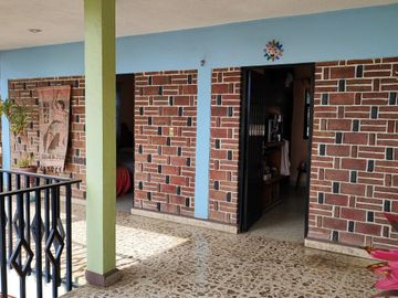 Casa de estilo  Cuernavaca de 4 recamaras en la colonia La Pradera de Cuernavaca, Mor.