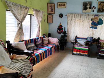 Casa de estilo  Cuernavaca de 4 recamaras en la colonia La Pradera de Cuernavaca, Mor.