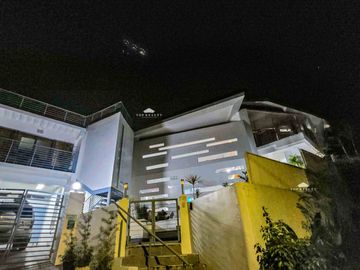 House and Lot for Sale with Unique Interior Design in Maria Luisa Estate Park, Cebu City